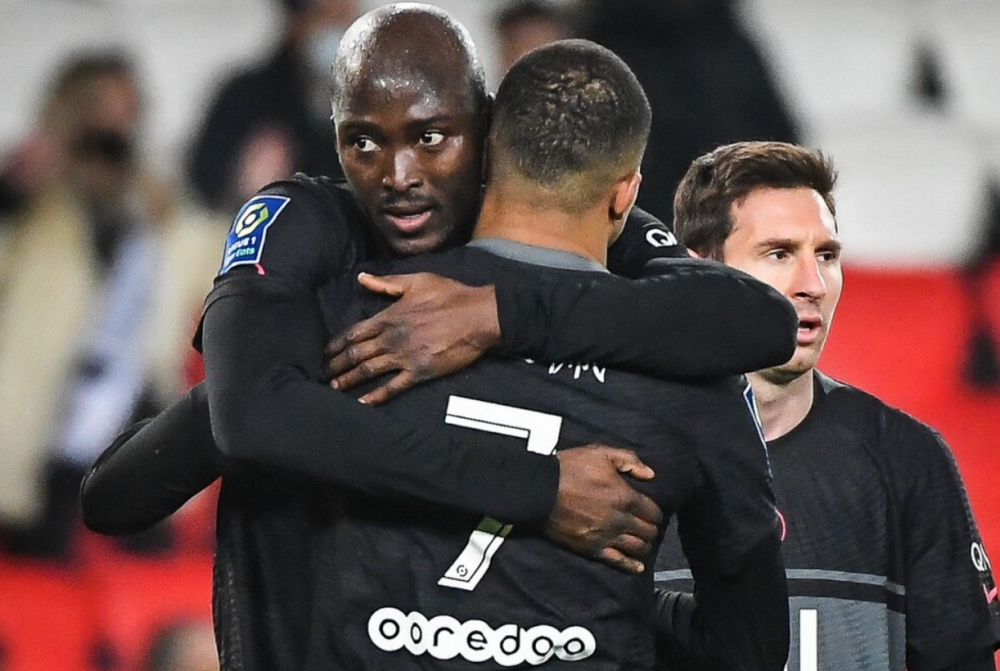 多米APP下载关于皇家马德里内部会议纪要流出：转会期绝杀压哨；法国杯使命明确；阵容厚度经受考验的信息