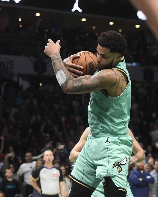 多米体育NBA常规赛关键时刻走向成谜，夏洛特黄蜂造点机会，信心回归，细节决定成败的简单介绍