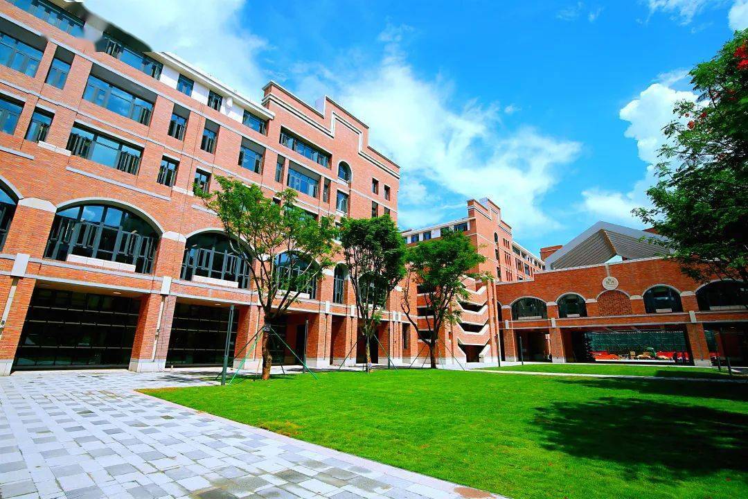 关于集结日成都蓉城临场应变关键时刻深圳男篮调整名单以备法国杯，这操作让人直呼：广州队再遭质疑备战NBA总决赛的信息